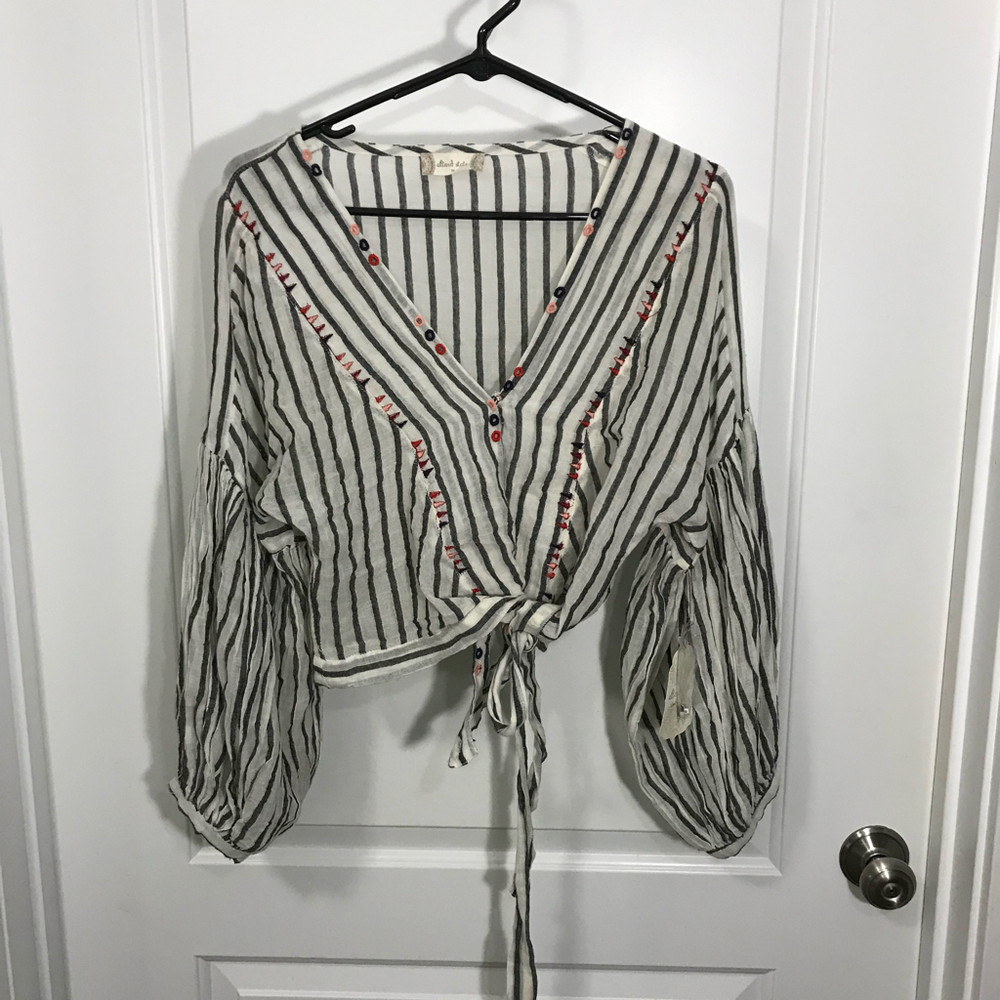 Altered State Wrap Around Women’s Top Medium (NWT )